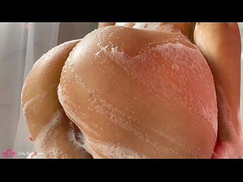 ❤️ Brunette වයිබ්රේටරය සමඟින් පුසි ස්වයං වින්දනයේ යෙදී ස්නානය කිරීමේදී දැඩි ලෙස සුරාන්තයට පත් කරයි ❌ Hard කාමුක අප වෙත